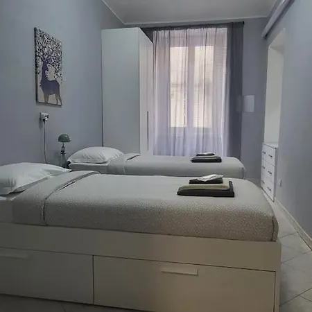 Appartement Lombroso 15 *